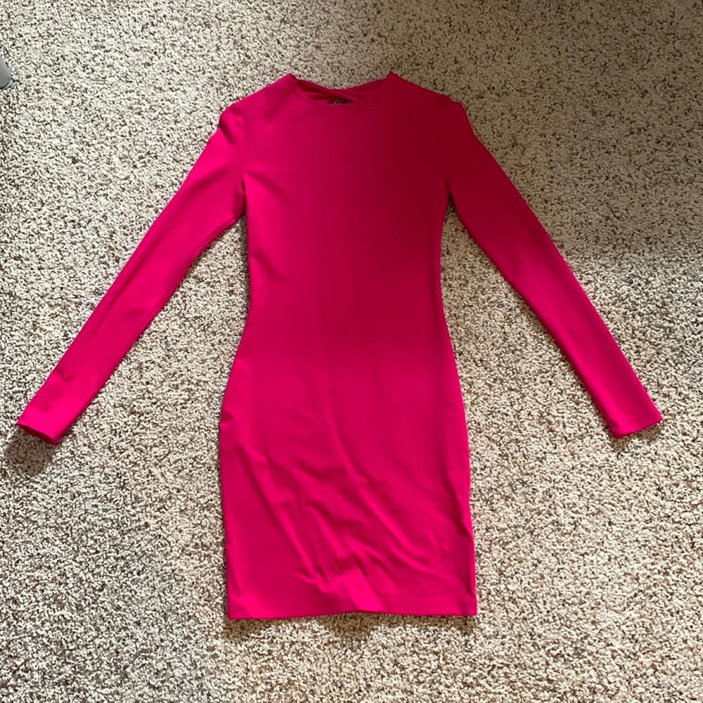 Kittenish body con dress. New with tags!